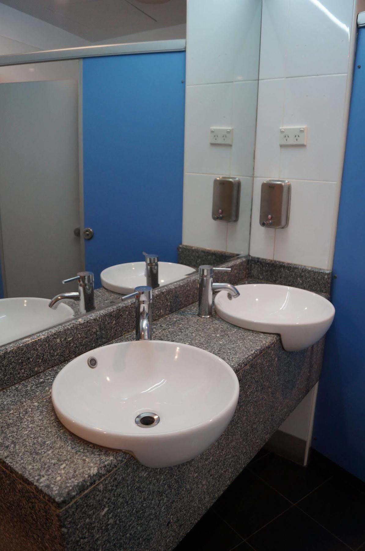 790 On George Backpackers Hostel Сидни Екстериор снимка